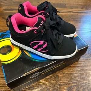 Heelys girls sneakers- NIB